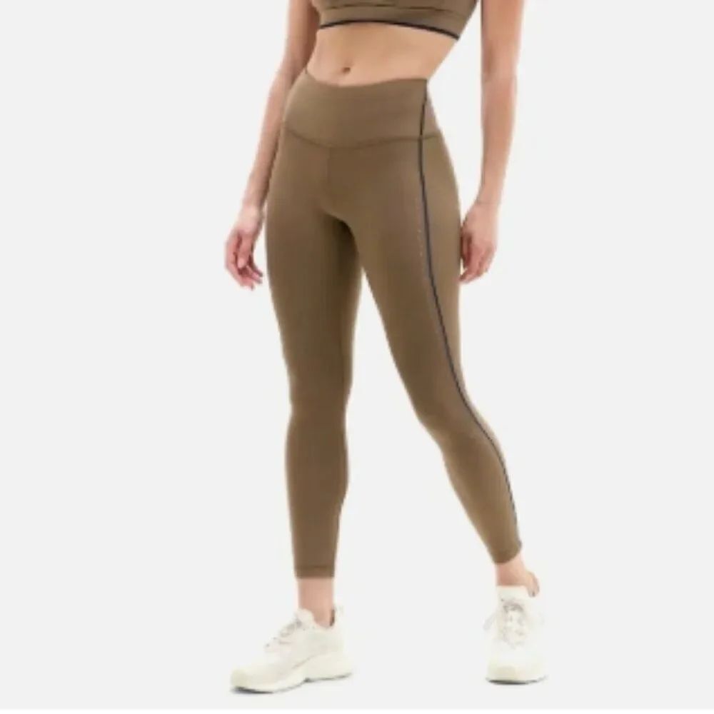 Like New! Athleta Interval Stash Ultra High Rise Tipped Lasercut 7/8 Leggings L